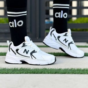 حراج باور نکردنی  کفش کتونی اسپرت مردانه و زنانه مدل نیوبالانس 530 به روز و ترند رنگ مشکی سفید با ارسال رایگان