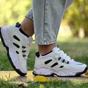 حراج دل ربا کفش اسپرت زنانه دخترانه مدل فشیون  تسبیحی خوشپا و کلاسیک رنگ سفید مشکی  باارسال رایگان