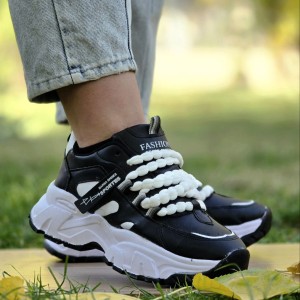 حراج دل ربا کفش اسپرت زنانه دخترانه مدل فشیون  تسبیحی خوشپا و کلاسیک رنگ سفید مشکی  باارسال رایگان