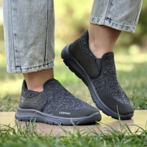 خرید عاالی کفش کوتونی ست اسپرت اسکیچرز  زنانه و مردانه خوشپا رنگ مشکی تمام با ارسال رایگان