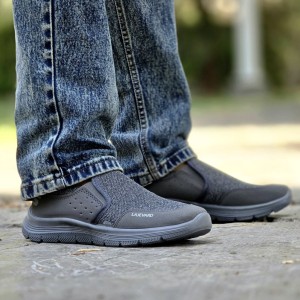 خرید عاالی کفش کتونی ست اسپرت اسکیچرز  زنانه و مردانه با کیفیت بالا رنگ طوسی تمام با ارسال رایگان