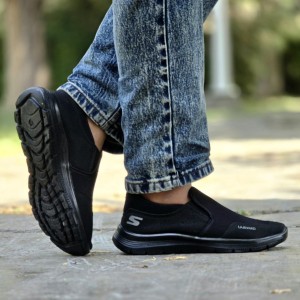 خرید حیرت  انگیز کفش کتونی ست اسپرت اسکیچرز  زنانه و مردانه بی نقص و عالی رنگ مشکی تمام با ارسال رایگان