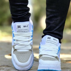 حراج خارق العاده کفش کتونی اسپرت مردانه پسرانه مدل  Amiri (امیری) کلاسیک و شیک رنگ سفید ابی کرم با ارسال رایگان