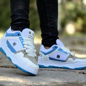 حراج خارق العاده کفش کتونی اسپرت مردانه پسرانه مدل  Amiri (امیری) کلاسیک و شیک رنگ سفید ابی کرم با ارسال رایگان