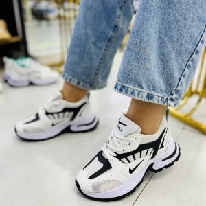 تخفیف بی نقص کفش کتونی اسپرت زنانه دخترانه مدل نایک  به روز و شیک رنگ سفید مشکی  با ارسال رایگان