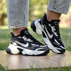 تخفیف خارق العاده کفش کتونی اسپرت زنانه دخترانه مدل نایک بی نقص و درجه یک  رنگ  مشکی سفید  با ارسال رایگان