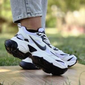 تخفیف خارق العاده کفش کتونی اسپرت زنانه دخترانه مدل نایک بی نقص و درجه یک  رنگ  مشکی سفید  با ارسال رایگان