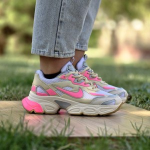 تخفیف دل ربا کفش کتونی اسپرت زنانه دخترانه مدل نایک سبک وزن و اصیل  رنگ  سفید مشکی با ارسال رایگان