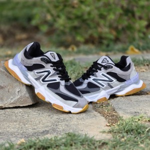 فروش جذااب کفش کتونی اسپرت مردانه و پسرانه  بزرگپا مدل  نیوبالانس خوشپا و پر طرفدار  رنگ طوسی مشکی   با ارسال رایگان