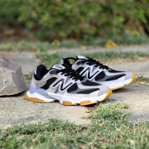 تخفیف جذااب کفش کتونی اسپرت مردانه و پسرانه مدل  نیوبالانس 9060 خوشپا و پرفروش رنگ سفید کرم  با ارسال رایگان