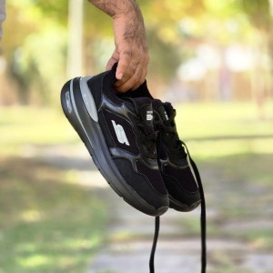 فروش جدید کفش کتونی اسپرت مردانه و پسرانه  بزرگپا مدل  نیوبالانس  عالی و مقاوم رنگ مشکی تمام  با ارسال رایگان