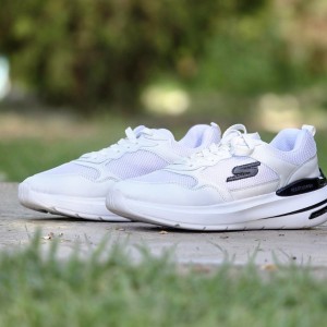 فروش واقعی  کفش کتونی اسپرت مردانه و پسرانه  بزرگپا مدل اسکیچرز  بادوام  و نفیس رنگ مشکی تمام  با ارسال رایگان