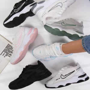 فروش  شگفت اور  کفش کتونی اسپرت زنانه دخترانه مدل نایک خاص و جذاب رنگ کرم صورتی ابی   با ارسال رایگان