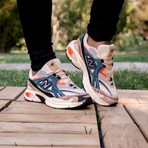 حراااااجی کفش کتونی اسپرت مردانه و زنانه مدل نیوبالانس 530 یه مدل خاص و جدید رنگ سفید مشکی   با ارسال رایگان