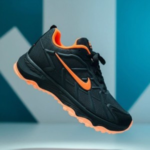 فروش جدیدکفش کتونی اسپرت ست نایک  زنانه و مردانه با کیفیتی عالی رنگ مشکی سفیدبا ارسال رایگان