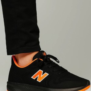 تخفیف جذاااب کفش کتونی اسپرت مردانه و پسرانه مدل  نیوبالانس خاص و به روز رنگ مشکی قرمز  با ارسال رایگان