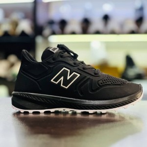 فروش هیجان انگیز کفش کتونی اسپرت مردانه و پسرانه مدل نیوبالانس یه مدل پرطرفدار رنگ مشکی سبز با ارسال رایگان