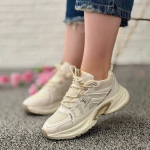 حراج دل انگیز کفش اسپرت زنانه دخترانه مدل لویی ویلتون  شیک و نفیس رنگ کرم  با ارسال رایگان