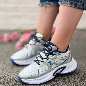 حراج رویایی کفش اسپرت زنانه دخترانه مدل لویی ویلتون  اصیل و دوست داشتنی رنگ سرمه ای نقره ای با ارسال رایگان