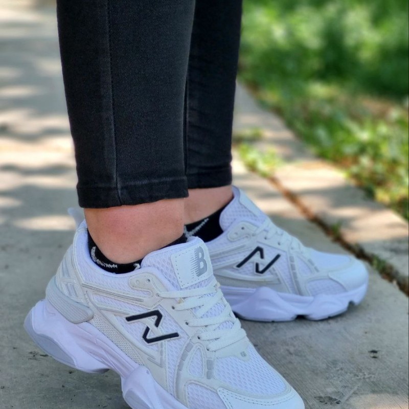 حراج فوق العاده کفش کتونی اسپرت زنانه و دخترانه مدل نیوبالانس رنگ  سفید طوسی مدرن وبا کیفیت با ارسال رایگان