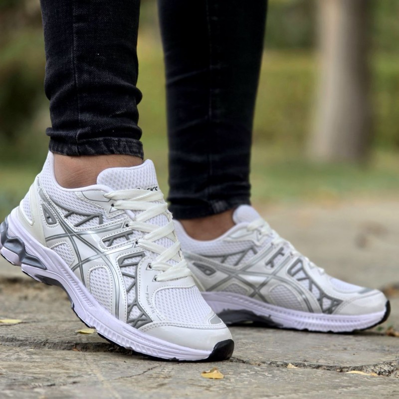 حراج واقعی  کفش کتونی اسپرت شیک مردانه و پسرانه مدل آسیکس رنگ سفید طوسی  مناسب پیاده روی با ارسال رایگان