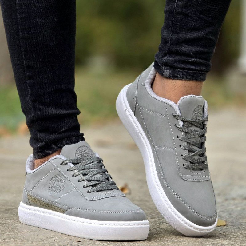 فروش هیجان انگیز کفش کتونی اسپرت مردانه و پسرانه مدل ورساچه Versace رنگ طوسی  زیره سفید خاص و شیک با ارسال رایگان