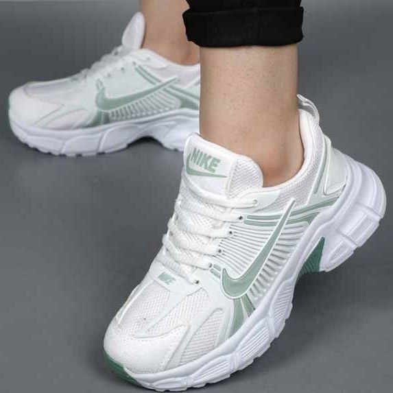 فروش ویژههههه کفش اسپرت دخترانه و زنانه مدل نایک رنگ سفید  سبز یه  کار جدید و مدرن با ارسال رایگان