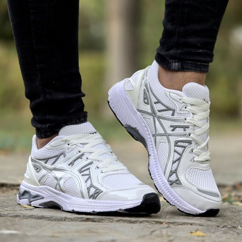 حراج جدید ترین کفش کتونی اسپرت مردانه و پسرانه مدل اسیکس رنگ سفید  طوسی یه کار با کیفیت و خوشپا با ارسال رایگان