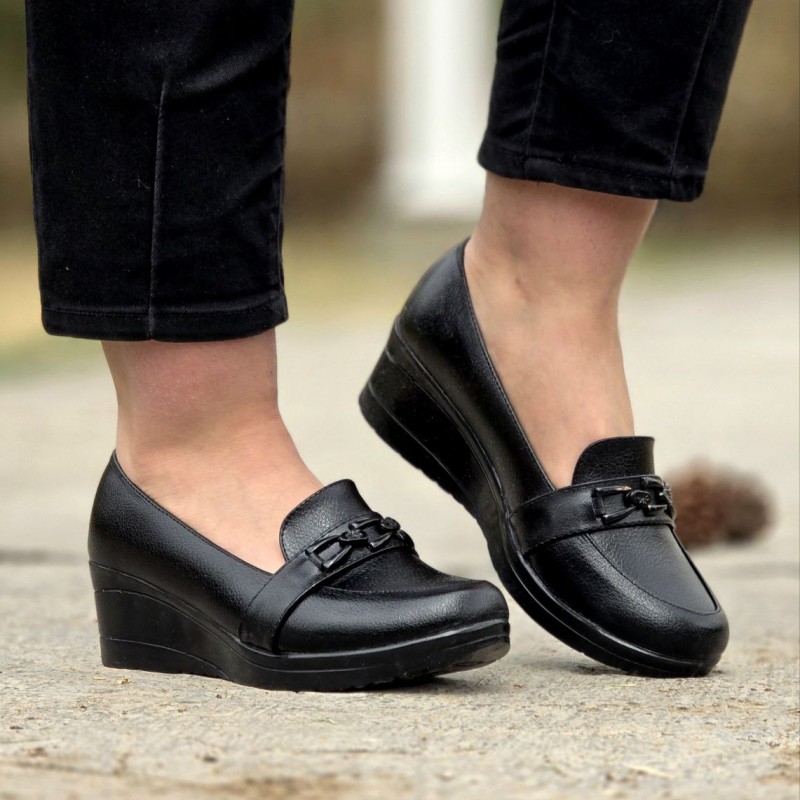 حراج ویژه این هفته کفش راحتی اداری طبی زنانه رنگ مشکی فوق العاده راحت و شیک با ارسال رایگان