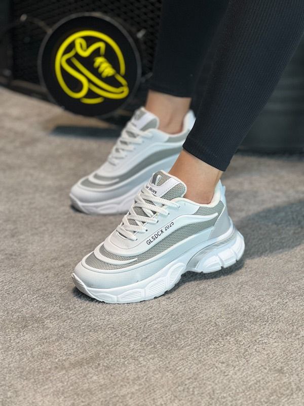 تخفیف بی نظیر این هفته کفش کتونی اسپرت دخترانه و زنانه مدل فشیون رنگ سفید طوسی  یه کار بی نظیر و جذاب با ارسال رایگان