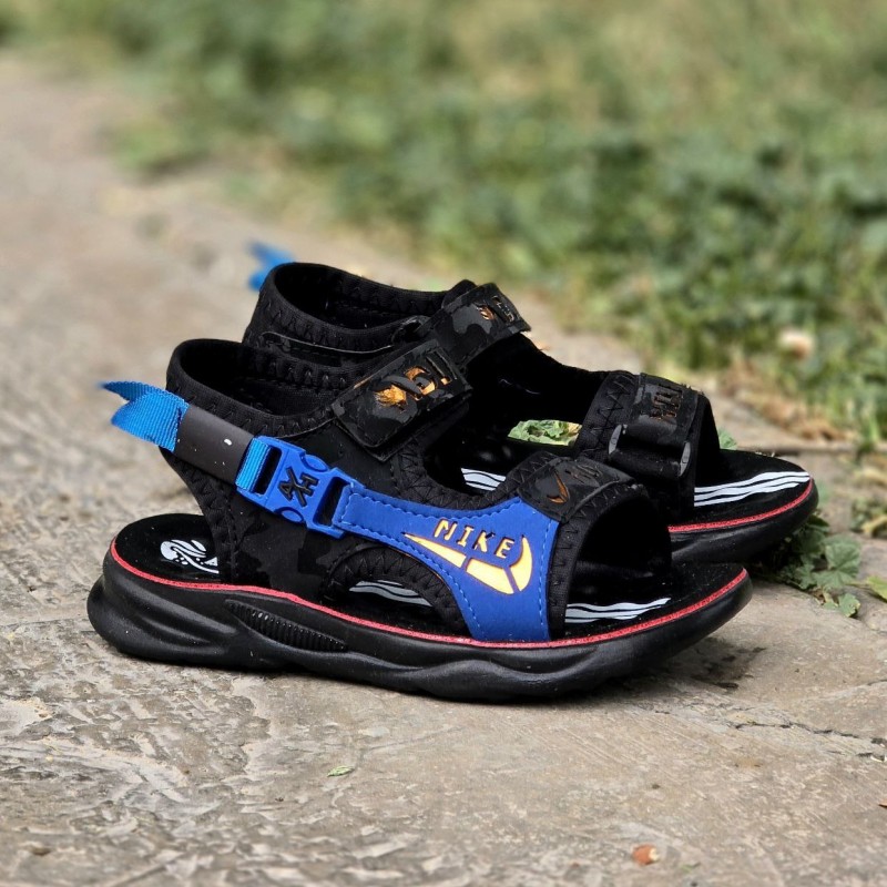 فروش بی نظیر صندل و دمپایی بچگانه مدل جدید نایک  و خاص رنگ مشکی  آبی زیره پیو مناسب تابستانه با ارسال رایگان