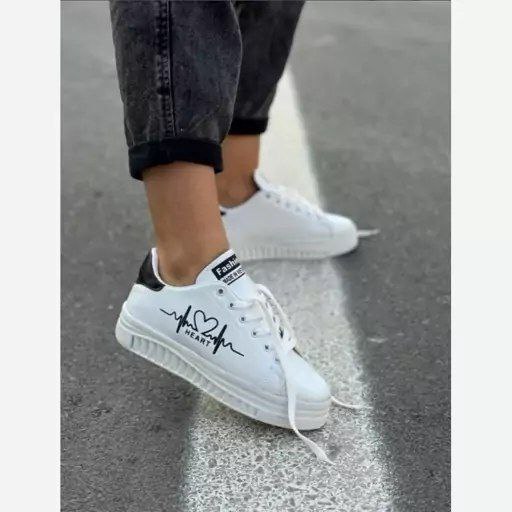 فروش شگفت انگیز  کفش اسپرت زنانه دخترانه مدل ونس ضربان جدید و جذاب رنگ سفید مشکی  با ارسال رایگان