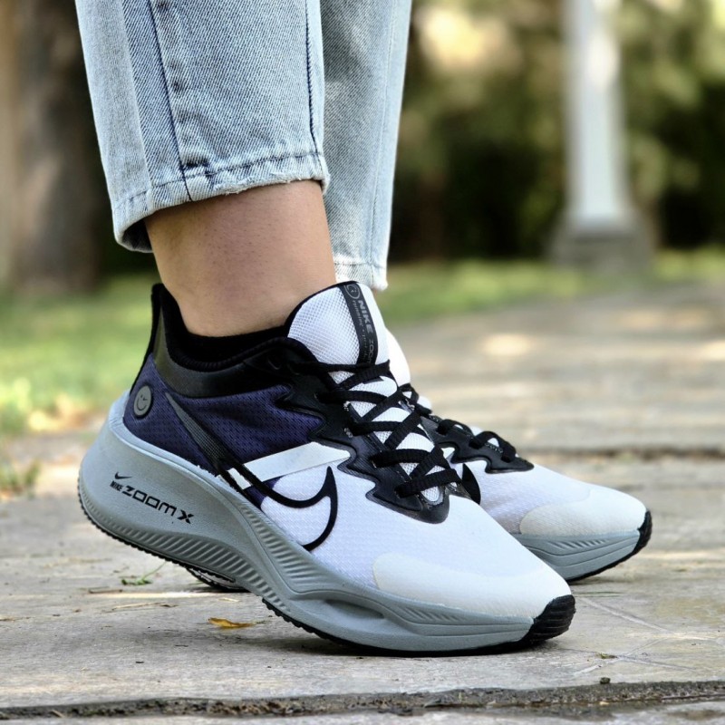 تخفیف بی نظیر کفش اسپرت زنانه دخترانه مدل  نایک زومیکس جذاب و خاص  رنگ  سفید سورمه ای زیره طوسی  با ارسال رایگان