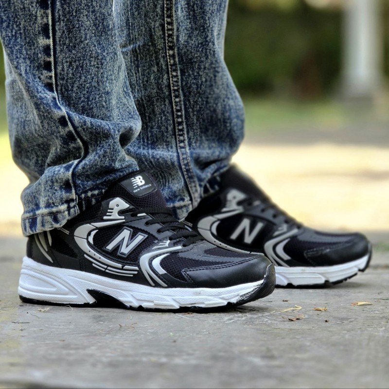 حراج استثنایی کفش کتونی اسپرت   مردانه و زنانه مدل نیوبالانس 530رنگ مشکی زیره سفید بی نظیر وخاص با ارسال رایگان