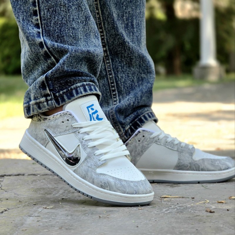 حراج استثنایی  ست کفش  اسپرت مردانه زنانه مدل نایک دراگون شیک وخاص رنگ سفیدطوسی  با ارسال رایگان