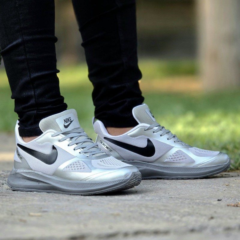 فروش جدید ترین کفش اسپرت مردانه مدل نایک اسپیسر شیک و با دوام رنگ طوسی نایک مشکی با ارسال رایگان