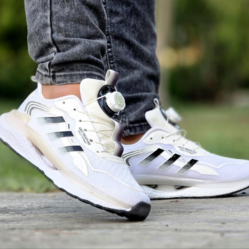 فروش بمب  این هفته کفش کتونی اسپرت مردانه و پسرانه مدل ادیداس اسپیسر شیک و راحت رنگ سفید مشکی کرم  با ارسال رایگان