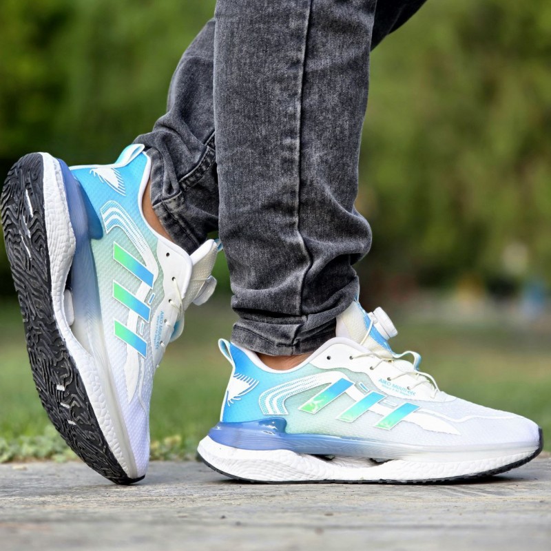 فروش واقعی کفش کتونی اسپرت مردانه و پسرانه مدل ادیداس اسپیسر  خاص و جذاب رنگ سفید آبی سبز  با ارسال رایگان