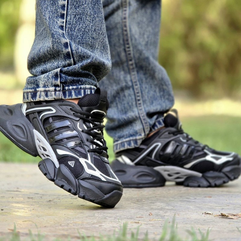 فروش بی نظیر کفش کتونی اسپرت مردانه و پسرانه مدل ادیداس دیلاکس شیک و خوشپا رنگ مشکی طوسی با ارسال رایگان