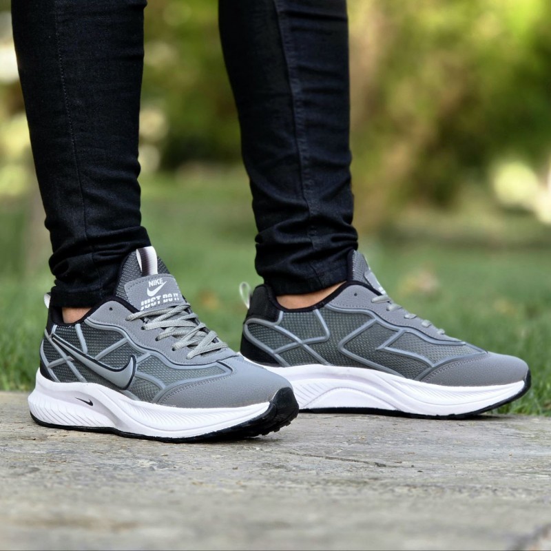 فروش جذاب کفش اسپرت مردانه پسرانه مدل نایک  شیک و ویژه رنگ طوسی مشکی با ارسال رایگان