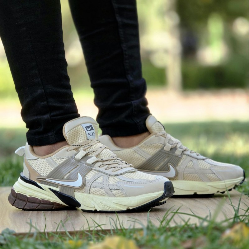 تخفیف فوق العاده عالی کفش کتونی  اسپرت مردانه مدل وی تو کی ترند و بادوام رنگ کرم  با ارسال رایگان