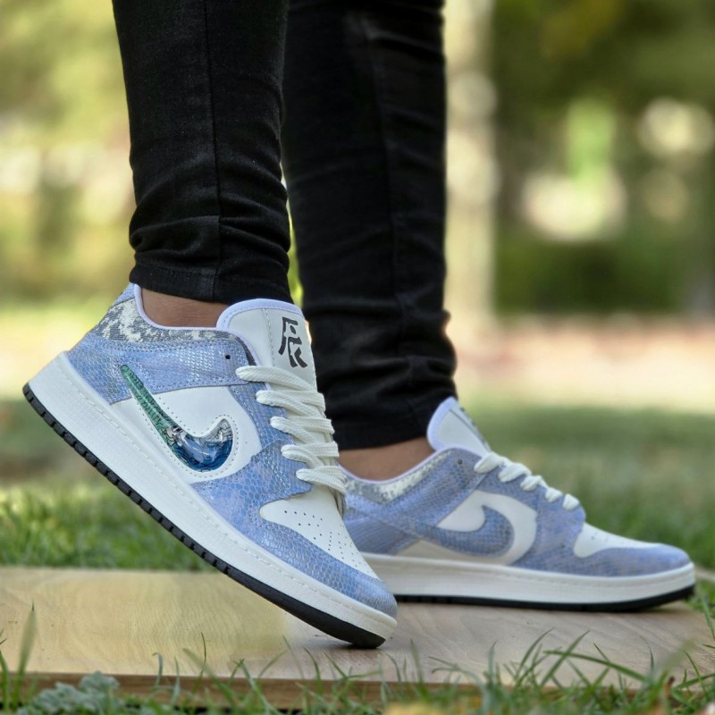 تخفیف کفش کتونی اسپرت مردانه و پسرانه مدل نایک دراگون متفاوت و ترند رنگ سفیدابی با ارسال رایگان