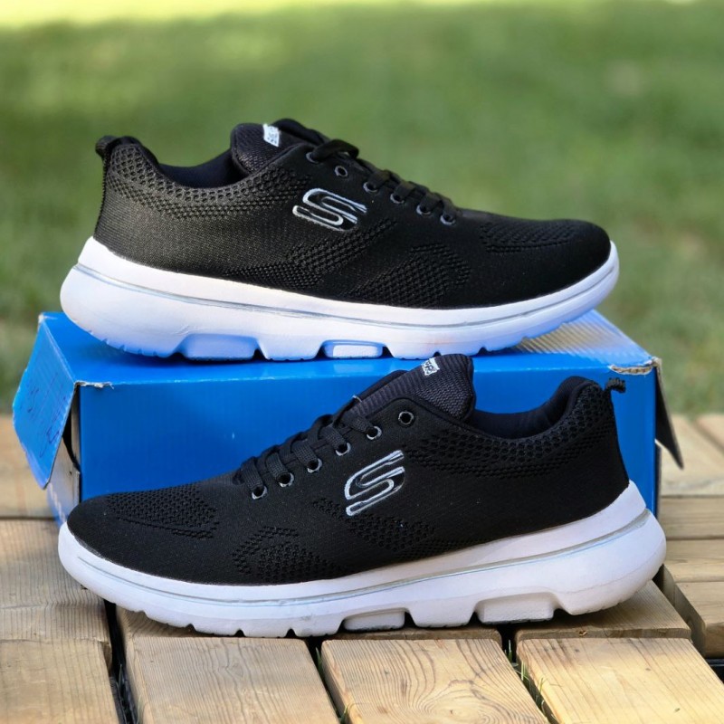 حرااج هیجان انگیز کفش کتونی اسپرت مردانه و پسرانه مدل اسکیچرز بزرگپا  محکم و بادوام رنگ مشکی زیره سفید با ارسال رایگان