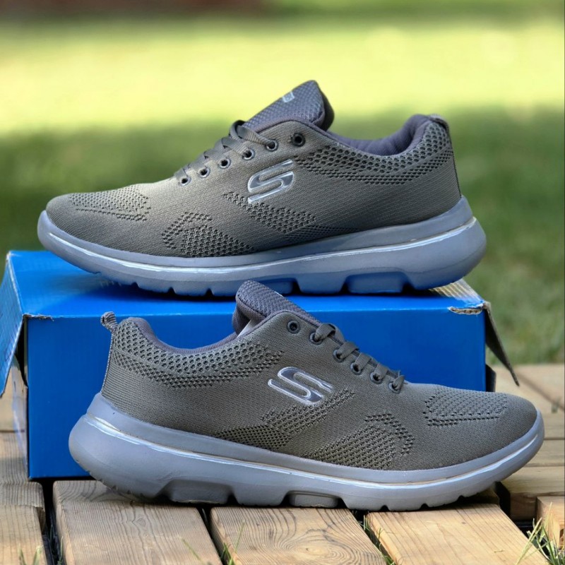 فرووش هیجان انگیز کفش کتونی اسپرت مردانه و پسرانه مدل اسکیچرز بزرگپا  سبک ومستحکم رنگ طوسی تمام با ارسال رایگان