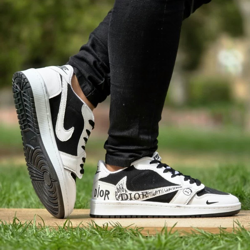 آفر ویژه کفش کتونی ونس اسپرت مردانه و پسرانه مدل نایک جردن وودو (Nike Jordan Voodoo) ترند بازاررر رنگ سفید مشکیی با ارسال رایگان