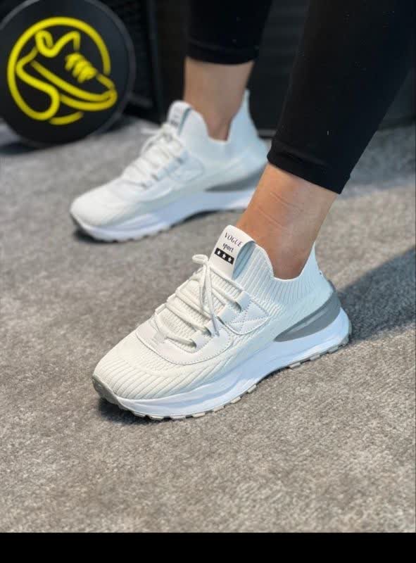 فرووووش کفش اسپرت کتونی راحتی زنانه دخترانه مدل جورابی خاص رنگ سفید  با ارسال رایگان