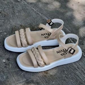 صندل تابستانه زنانه و دخترانه مدل پرنیا، راحت و سبک در رنگ کرم، با ارسال رایگان.