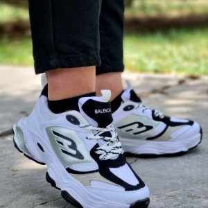 فروش عالی کفش کتونی اسپرت دخترانه و زنانه مدل بالنسیاگا رنگ سفید طوسی مشکی یه کار فوق العاده زیبا و مدرن با ارسال رایگان