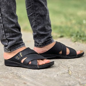 تخفیف فوق العاده دمپایی و صندل مردانه و پسرانه یه کار جدید رنگ مشکی قهوه ای مناسب فصل گرما با ارسال رایگان