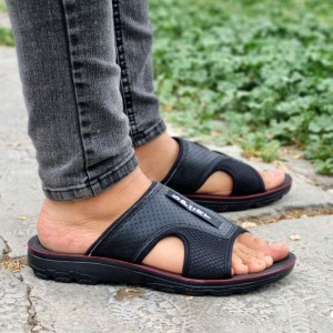 تخفیف جذاب صندل و دمپایی مردانه و پسرانه رنگ مشکی تمام زیره پیو نرم و سبک با ارسال رایگان